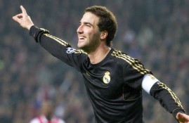 多米全站APP下载-德罗巴新星回归赛场表现惊艳，曼联未来可期！